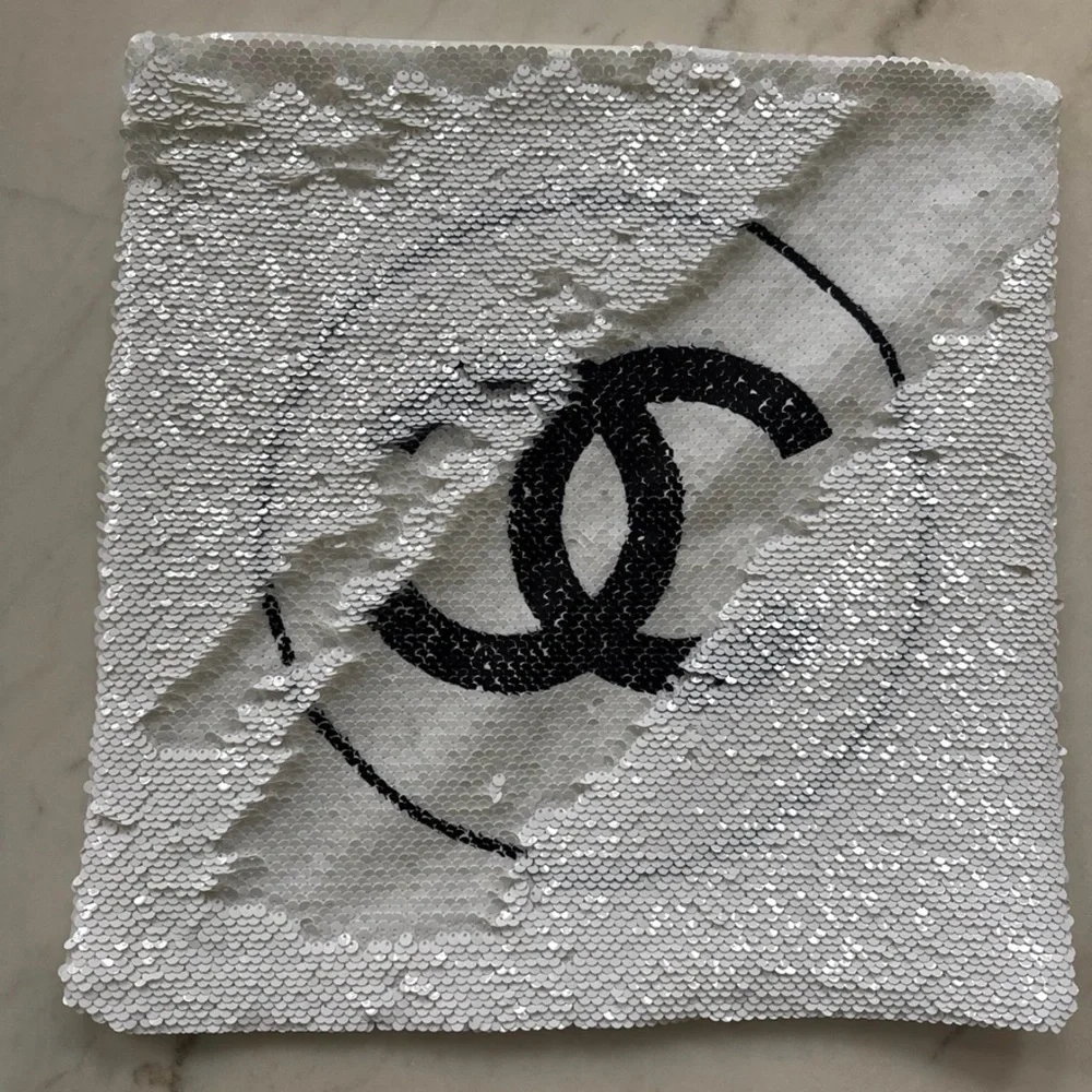 NEW! White and black reversible sequins pillow 18 x 18